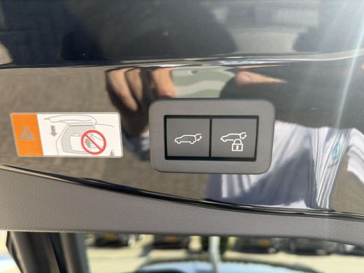 Toyota C-HR 220 Plug-in Hybride Premium ActivLease financial lease