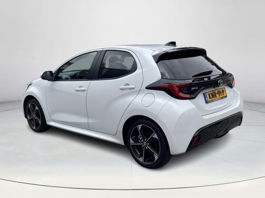 Toyota Yaris 1.5 Hybrid 130 Executive **STOELVERWARMING/ DODEHOEK DETECTIE/ PARKEERSENSOREN** ActivLease financial lease