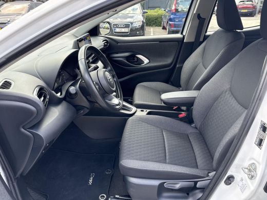 Toyota Yaris 1.5 Hybrid Active ActivLease financial lease