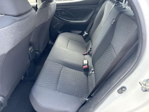 Toyota Yaris 1.5 Hybrid Active ActivLease financial lease