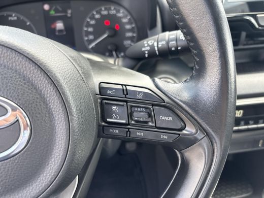 Toyota Yaris 1.5 Hybrid Active ActivLease financial lease