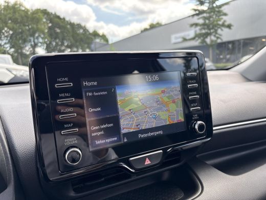 Toyota Yaris 1.5 Hybrid Active ActivLease financial lease