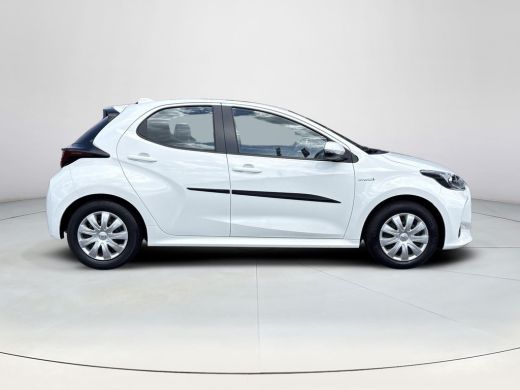 Toyota Yaris 1.5 Hybrid Active ActivLease financial lease