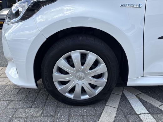Toyota Yaris 1.5 Hybrid Active ActivLease financial lease