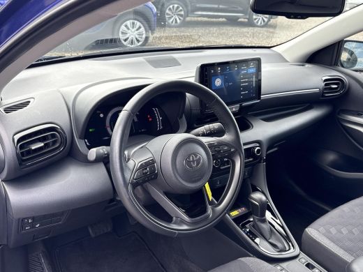 Toyota Yaris 1.5 Hybrid Dynamic **DODE HOEK DETECTIE/ PARKEERSENSOREN/ STOELVERWARMIING** ActivLease financial lease