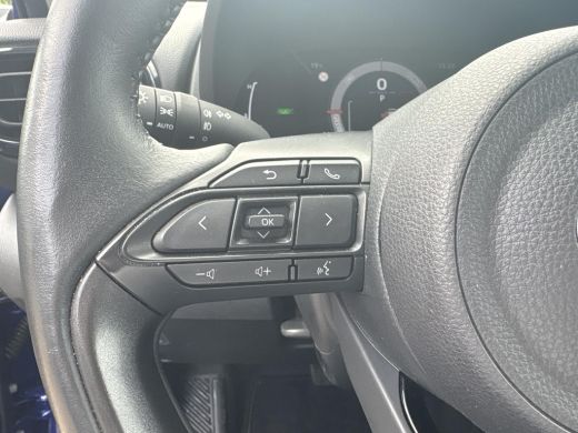 Toyota Yaris 1.5 Hybrid Dynamic **DODE HOEK DETECTIE/ PARKEERSENSOREN/ STOELVERWARMIING** ActivLease financial lease