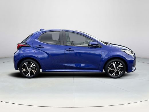 Toyota Yaris 1.5 Hybrid Dynamic **DODE HOEK DETECTIE/ PARKEERSENSOREN/ STOELVERWARMIING** ActivLease financial lease