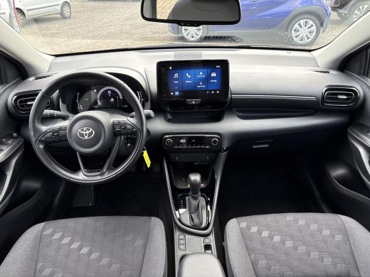 Toyota Yaris 1.5 Hybrid Dynamic **DODE HOEK DETECTIE/ PARKEERSENSOREN/ STOELVERWARMIING** ActivLease financial lease