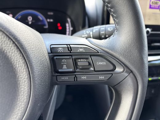 Toyota Yaris Cross 1.5 Hybrid 115 Dynamic **DODE HOEK DETECTIE/ PARKEERSENSOREN/ STOELVERWARMIING** ActivLease financial lease