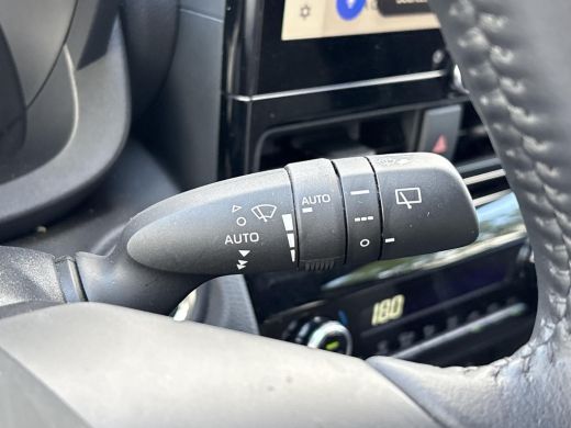 Toyota Yaris Cross 1.5 Hybrid 115 Dynamic **DODE HOEK DETECTIE/ PARKEERSENSOREN/ STOELVERWARMIING** ActivLease financial lease