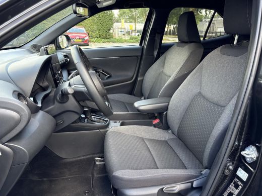 Toyota Yaris Cross 1.5 Hybrid 115 Dynamic **DODE HOEK DETECTIE/ PARKEERSENSOREN/ STOELVERWARMIING** ActivLease financial lease