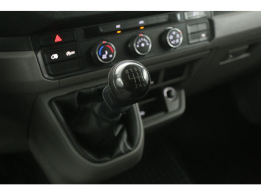 Volkswagen Crafter 2.0 TDI N1* 177PK L3H2 | Dubbellucht | 3500kg Trekgew. | Airco | Cruise | Camera | Carplay | Navi... ActivLease financial lease