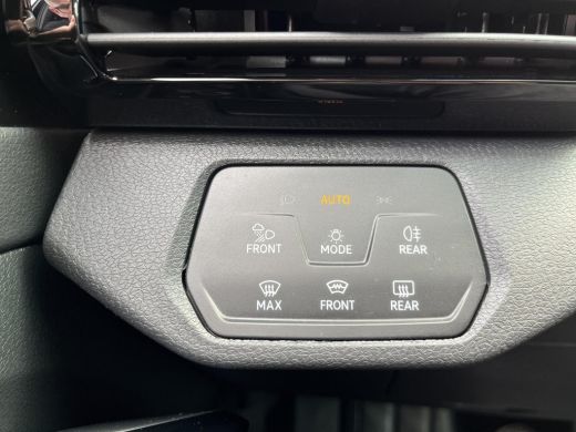 Volkswagen ID.4 Pro 77 kWh | Trekhaak | Clima | Stoelverwarming | ACC | App connect | SOH 94% | HUD | ActivLease financial lease