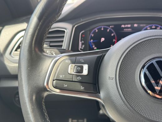Volkswagen T-Roc 1.5 150pk TSI R-Line Navigatie 'Discover Media' | Achteruitrijcamera (Rear View) | 	Koplampverlic... ActivLease financial lease