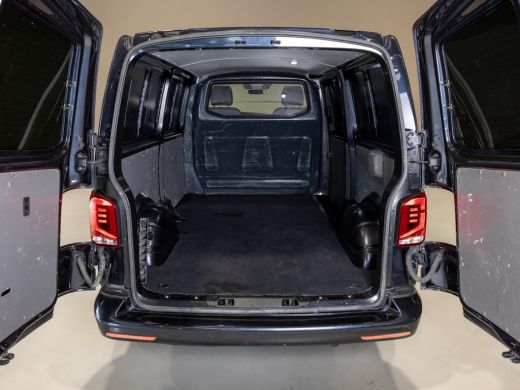 Volkswagen Transporter 2.0 TDI L2H1 30 Bulli 75 Edition / 204pk / Achteruitrij camera / Stoelverwarming / Leder / Virtua... ActivLease financial lease