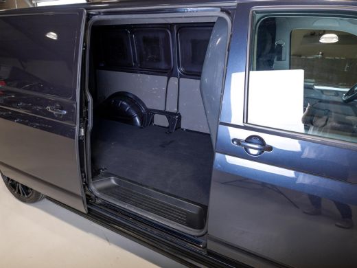 Volkswagen Transporter 2.0 TDI L2H1 30 Bulli 75 Edition / 204pk / Achteruitrij camera / Stoelverwarming / Leder / Virtua... ActivLease financial lease