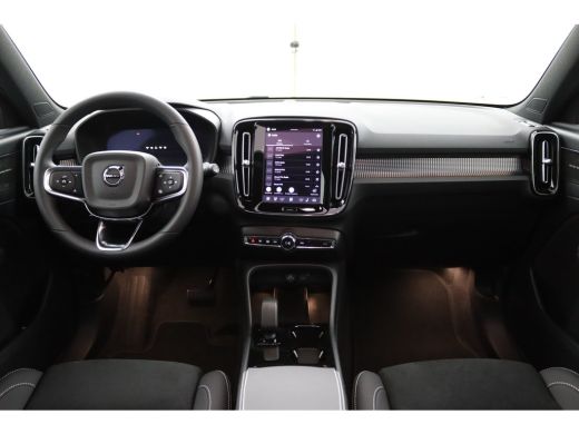 Volvo  EX40 Single Motor Extended Range Plus Dark 82 kWh | Panoramadak | Harman/Kardon | 360 Camera | Stoelve... ActivLease financial lease