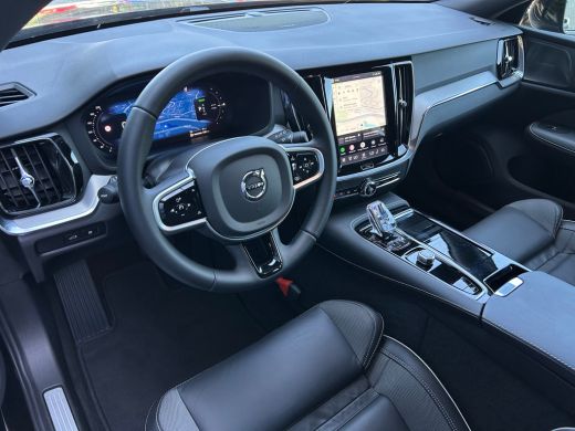 Volvo  V60 2.0 T8 Plug-in hybrid AWD Plus Dark | 455pk! | Harman/Kardon | Trekhaak | 360 Camera | ActivLease financial lease