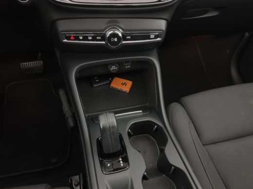 Volvo  XC40 1.5 T4 Recharge R-Design Expression {SoH-83%} (Plug-in) (INCL-BTW)  Aut. *PANO | DIGI-COCKPIT | H... ActivLease financial lease