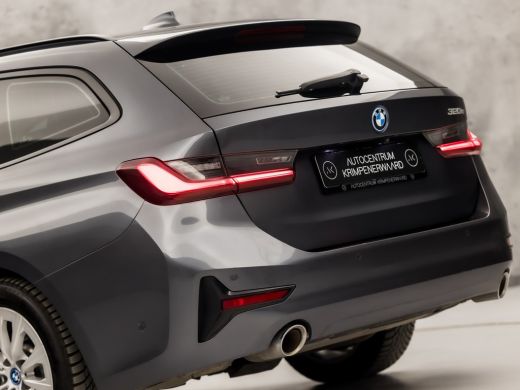 BMW 3 Serie Touring 320e High Executive 204Pk Automaat (APPLE CARPLAY, DEALER ONDERHOUDEN, GROOT NAVI, CAMERA... ActivLease financial lease