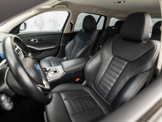 BMW 3 Serie Touring 320e High Executive 204Pk Automaat (APPLE CARPLAY, DEALER ONDERHOUDEN, GROOT NAVI, CAMERA... ActivLease financial lease