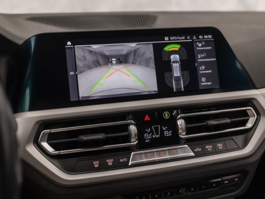 BMW 3 Serie Touring 320e High Executive 204Pk Automaat (APPLE CARPLAY, DEALER ONDERHOUDEN, GROOT NAVI, CAMERA... ActivLease financial lease