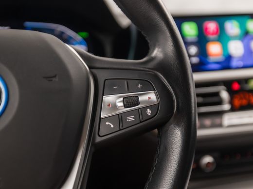 BMW 3 Serie Touring 320e High Executive 204Pk Automaat (APPLE CARPLAY, DEALER ONDERHOUDEN, GROOT NAVI, CAMERA... ActivLease financial lease