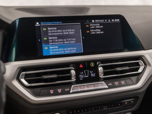 BMW 3 Serie Touring 320e High Executive 204Pk Automaat (APPLE CARPLAY, DEALER ONDERHOUDEN, GROOT NAVI, CAMERA... ActivLease financial lease
