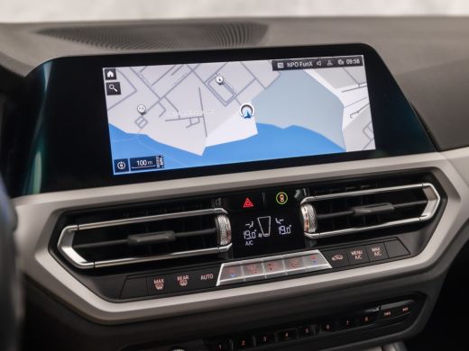 BMW 3 Serie Touring 320e High Executive 204Pk Automaat (APPLE CARPLAY, DEALER ONDERHOUDEN, GROOT NAVI, CAMERA... ActivLease financial lease