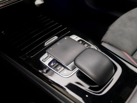 Mercedes-Benz A-Klasse 250 AMG Sport 224Pk Automaat (PANORAMADAK, MEMORY SEATS, 360 CAMERA, BURMESTER, GROOT NAVI, SFEER... ActivLease financial lease