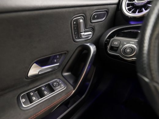 Mercedes-Benz A-Klasse 250 AMG Sport 224Pk Automaat (PANORAMADAK, MEMORY SEATS, 360 CAMERA, BURMESTER, GROOT NAVI, SFEER... ActivLease financial lease