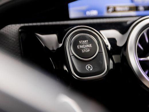 Mercedes-Benz A-Klasse 250 AMG Sport 224Pk Automaat (PANORAMADAK, MEMORY SEATS, 360 CAMERA, BURMESTER, GROOT NAVI, SFEER... ActivLease financial lease