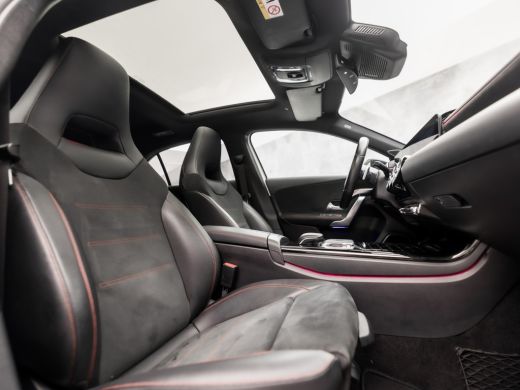 Mercedes-Benz A-Klasse 250 AMG Sport 224Pk Automaat (PANORAMADAK, MEMORY SEATS, 360 CAMERA, BURMESTER, GROOT NAVI, SFEER... ActivLease financial lease