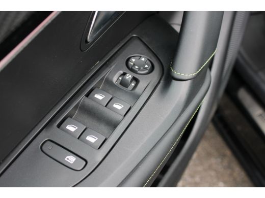 Peugeot 2008 1.2 Hybrid 145 GT | Automaat | Navigatie | Camera voor + achter | Massage | Stoelverwarming | Alc... ActivLease financial lease
