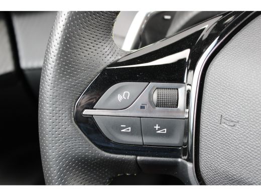 Peugeot 2008 1.2 Hybrid 145 GT | Automaat | Navigatie | Camera voor + achter | Massage | Stoelverwarming | Alc... ActivLease financial lease