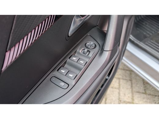 Peugeot e-2008 EV Allure Avantage 54 kWh ActivLease financial lease