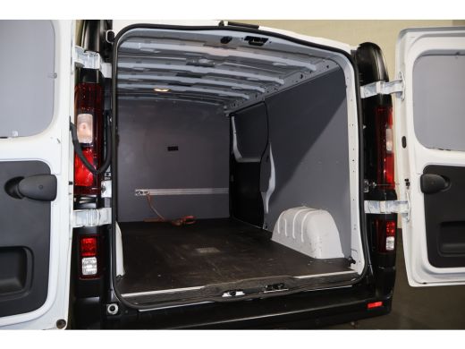 Renault Trafic 2.0 dCi 120pk L2 H1 2x Schuifdeur Airco Navigatie Trekhaak ActivLease financial lease