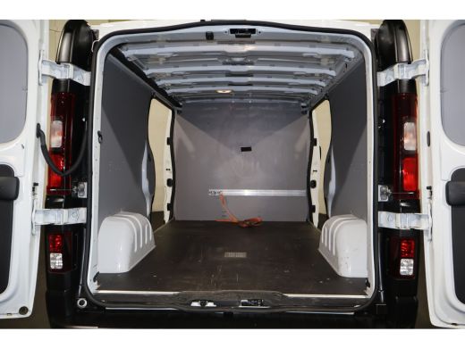 Renault Trafic 2.0 dCi 120pk L2 H1 2x Schuifdeur Airco Navigatie Trekhaak ActivLease financial lease