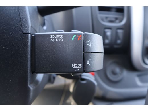 Renault Trafic 2.0 dCi 120pk L2 H1 2x Schuifdeur Airco Navigatie Trekhaak ActivLease financial lease