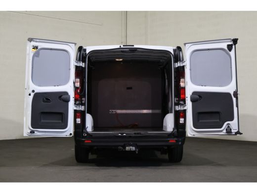 Renault Trafic 2.0 dCi 120pk L2 H1 2x Schuifdeur Airco Navigatie Trekhaak ActivLease financial lease