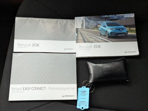 Renault ZOE R110 Life Carshare 52 kWh l Eigen Accu l SOH 100% l Cr Control l Navigatie l Climatronic l Parkee... ActivLease financial lease