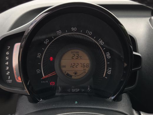 Toyota Aygo 1.0 VVT-i x-play | Apple CarPlay | Parkeercamera | Rijklaar incl. garantie | ActivLease financial lease