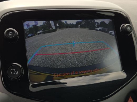 Toyota Aygo 1.0 VVT-i x-play | Apple CarPlay | Parkeercamera | Rijklaar incl. garantie | ActivLease financial lease