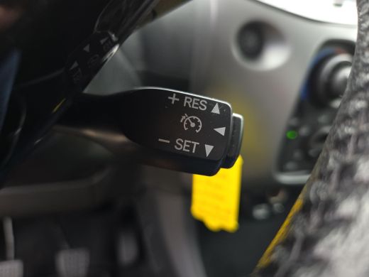 Toyota Aygo 1.0 VVT-i x-play | Apple CarPlay | Parkeercamera | Rijklaar incl. garantie | ActivLease financial lease