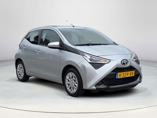 Toyota Aygo 1.0 VVT-i x-play | Apple CarPlay | Parkeercamera | Rijklaar incl. garantie | ActivLease financial lease