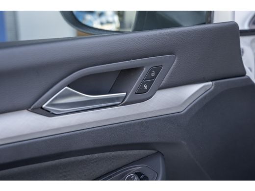 Volkswagen Golf 1.0 eTSI Life Business | Massage | Memory | Stoel+stuur verwarming | Cruise adaptief | Dodehoek d... ActivLease financial lease