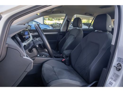 Volkswagen Golf 1.0 eTSI Life Business | Massage | Memory | Stoel+stuur verwarming | Cruise adaptief | Dodehoek d... ActivLease financial lease