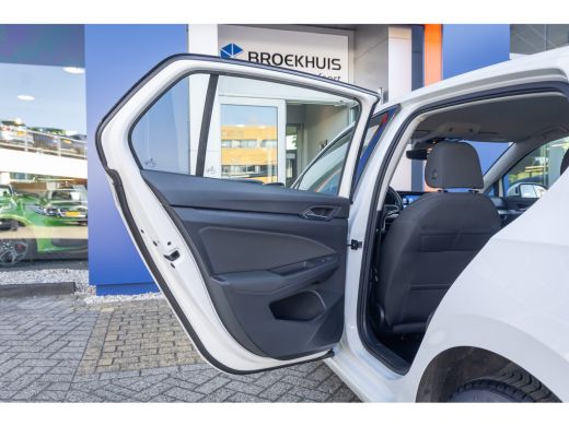 Volkswagen Golf 1.0 eTSI Life Business | Massage | Memory | Stoel+stuur verwarming | Cruise adaptief | Dodehoek d... ActivLease financial lease