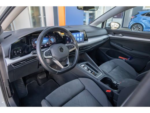 Volkswagen Golf 1.0 eTSI Life Business | Massage | Memory | Stoel+stuur verwarming | Cruise adaptief | Dodehoek d... ActivLease financial lease