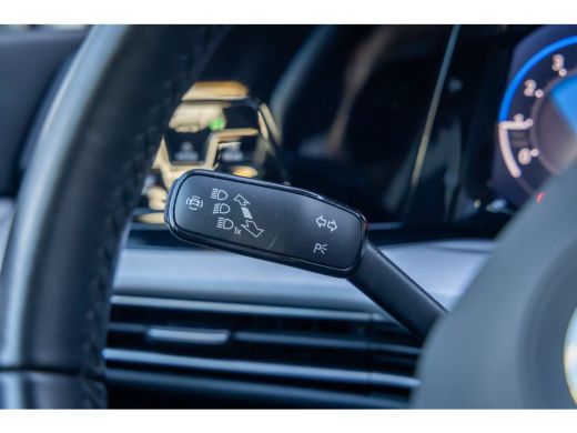 Volkswagen Golf 1.0 eTSI Life Business | Massage | Memory | Stoel+stuur verwarming | Cruise adaptief | Dodehoek d... ActivLease financial lease